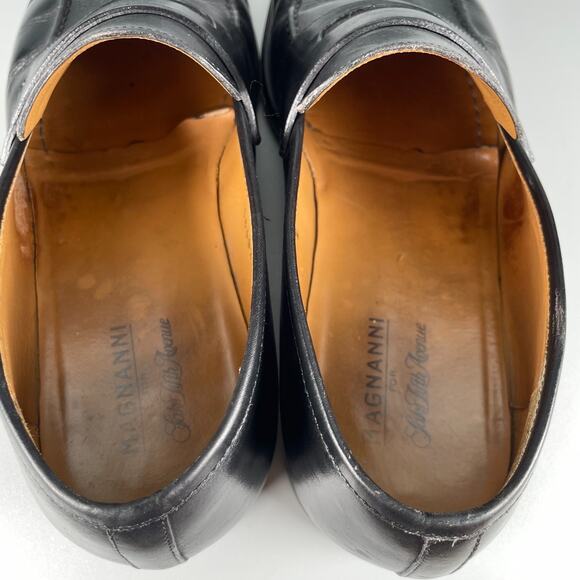 Magnanni Men\'s Size 8.5 M Black Leather Slip On Penny Loafers Dress Shoes Casual